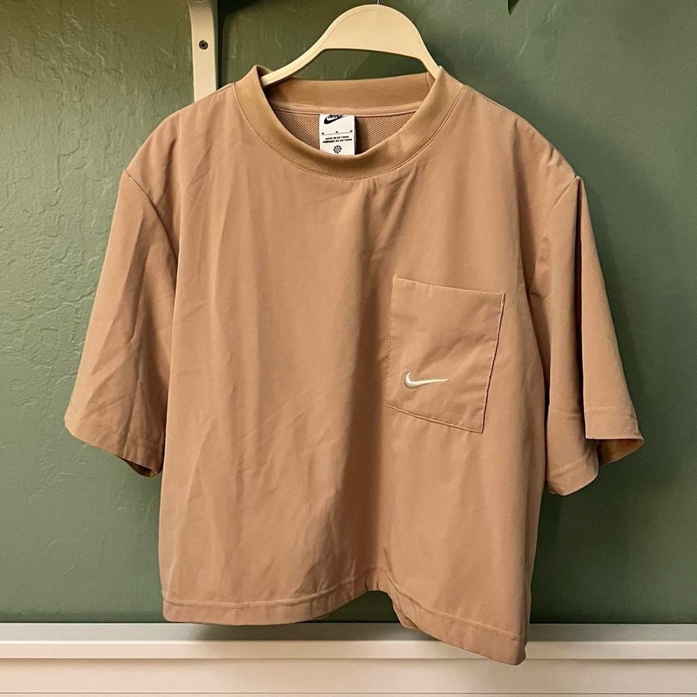 Nike Everyday Modern woven boxy T-shirt in brown